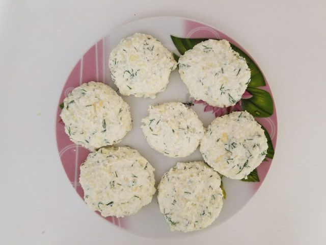 Сырники с моцареллой и зеленью